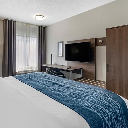 Comfort Inn & Suites Troutville - Roanoke North - Daleville Екстериор снимка