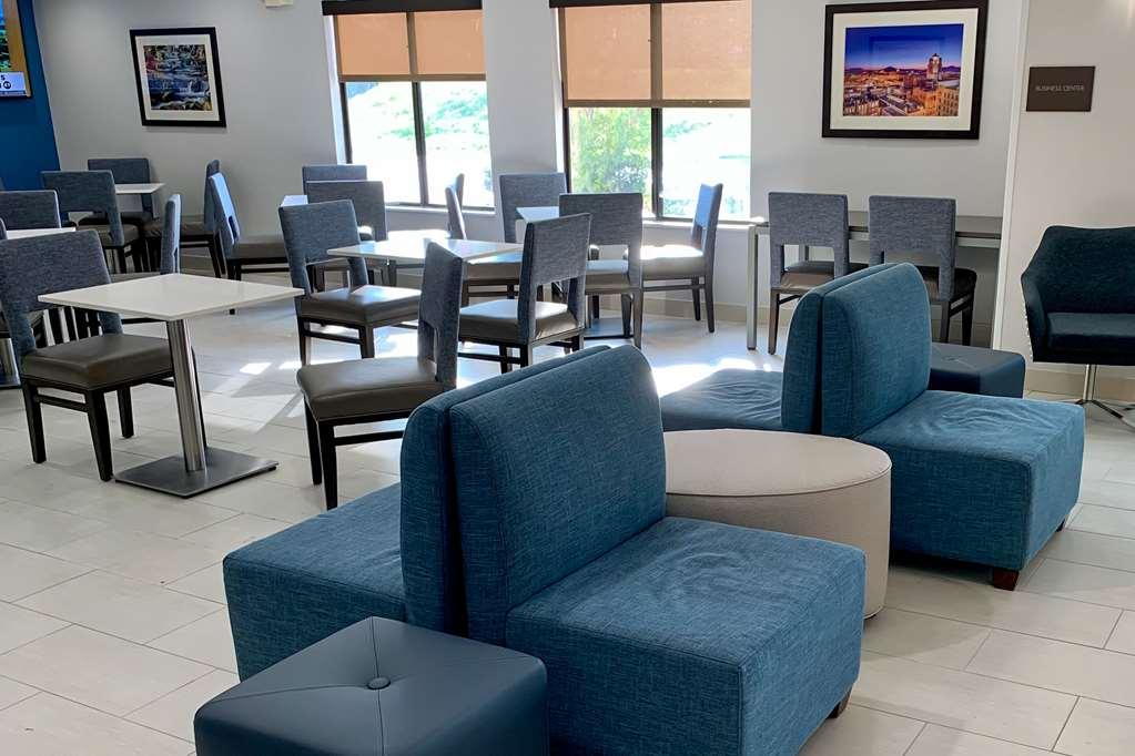 Comfort Inn & Suites Troutville - Roanoke North - Daleville Ресторант снимка