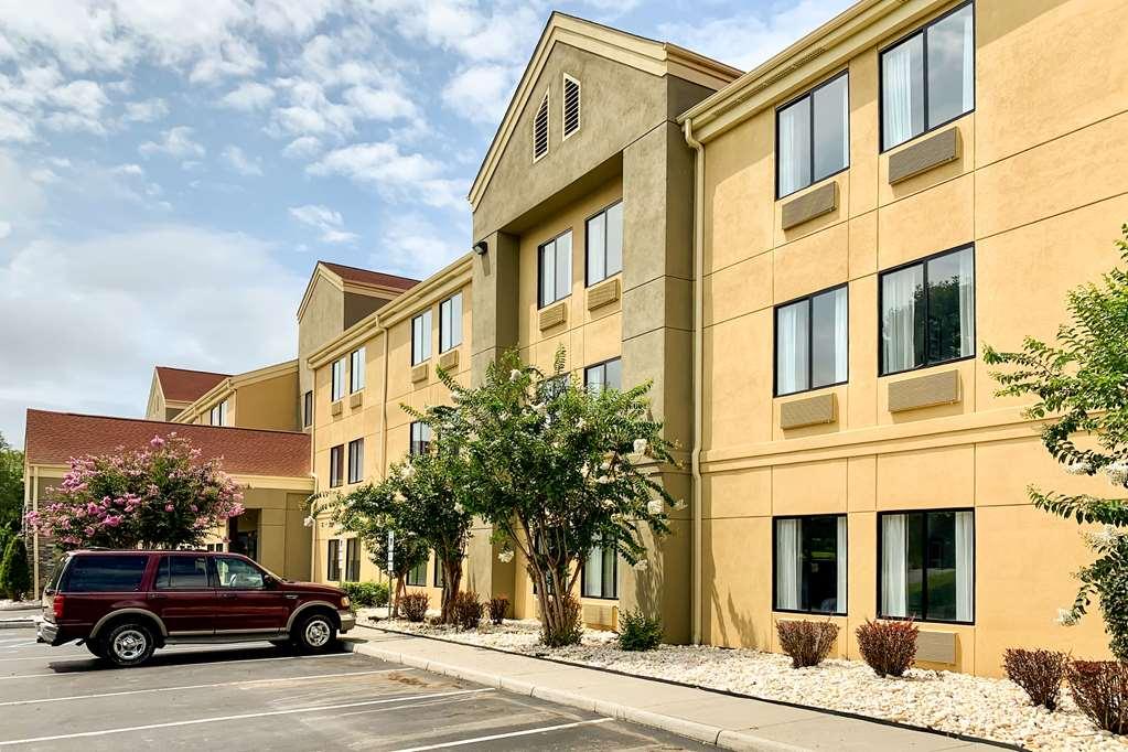 Comfort Inn & Suites Troutville - Roanoke North - Daleville Екстериор снимка
