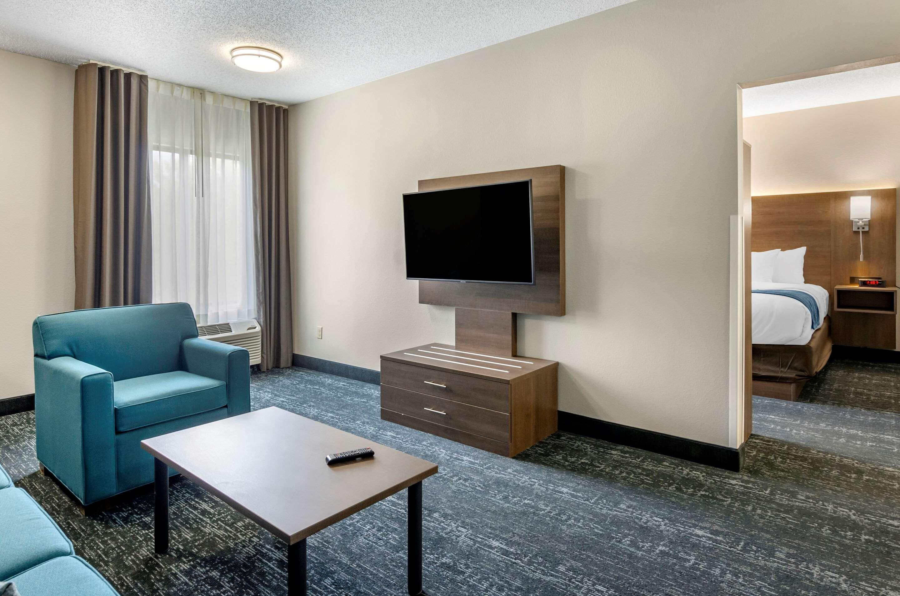 Comfort Inn & Suites Troutville - Roanoke North - Daleville Екстериор снимка