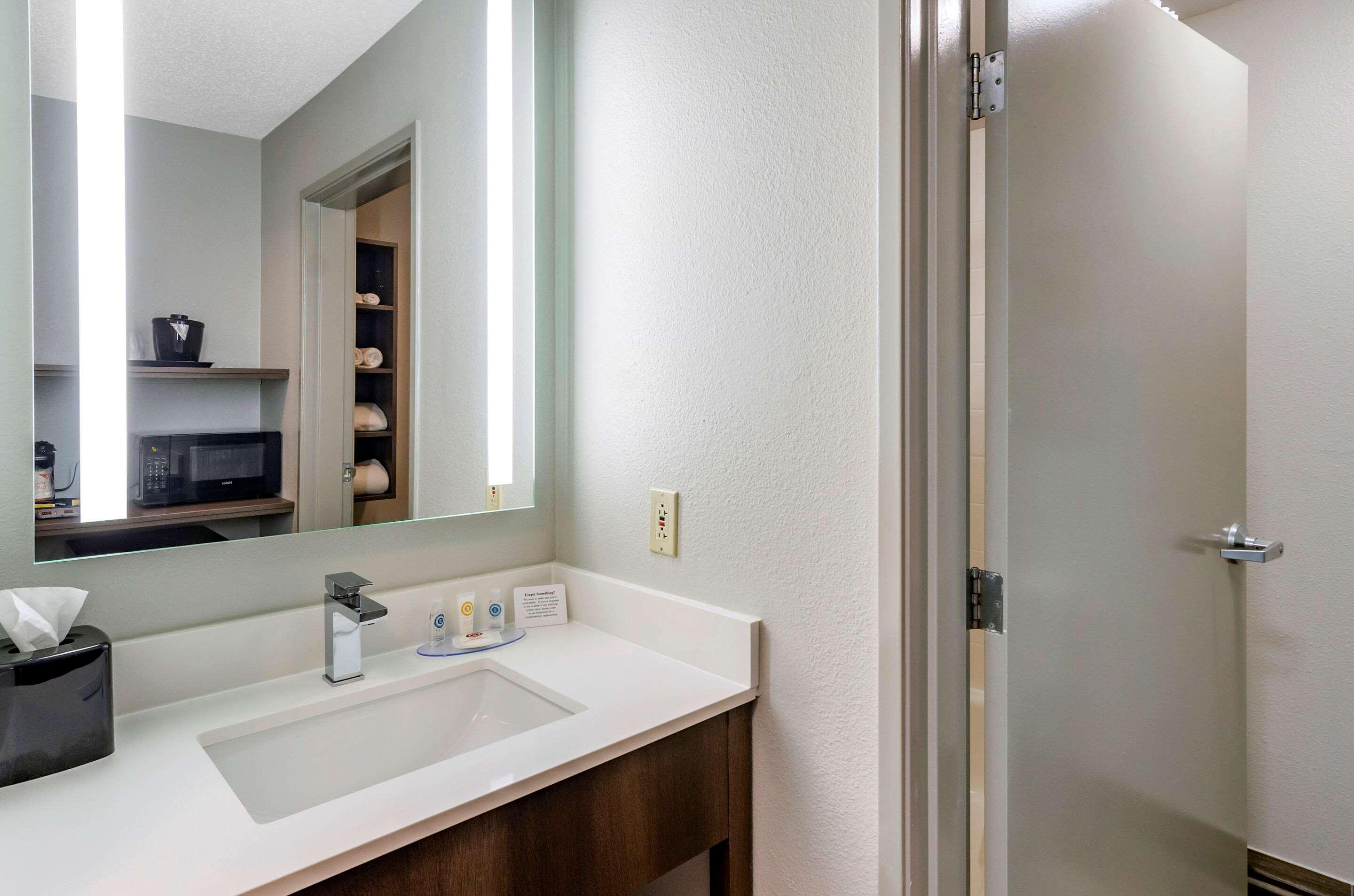 Comfort Inn & Suites Troutville - Roanoke North - Daleville Екстериор снимка
