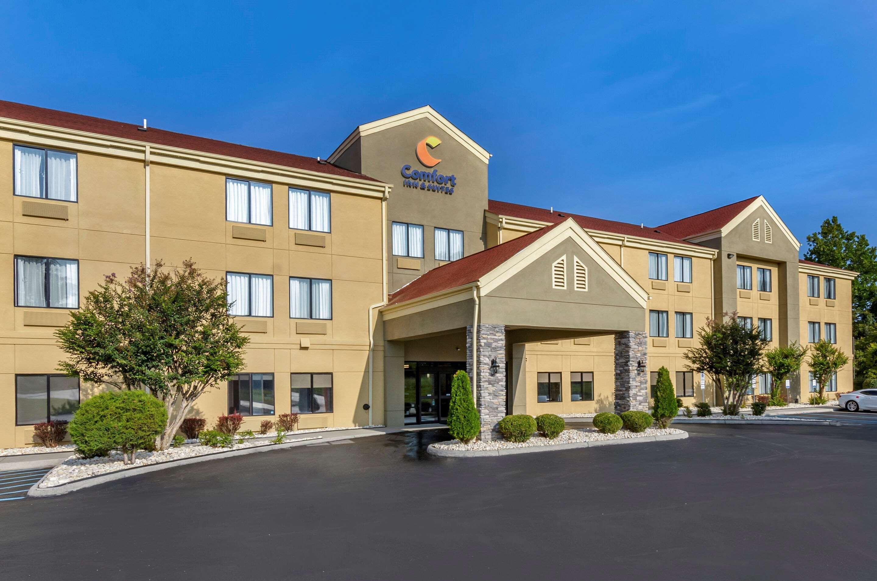 Comfort Inn & Suites Troutville - Roanoke North - Daleville Екстериор снимка