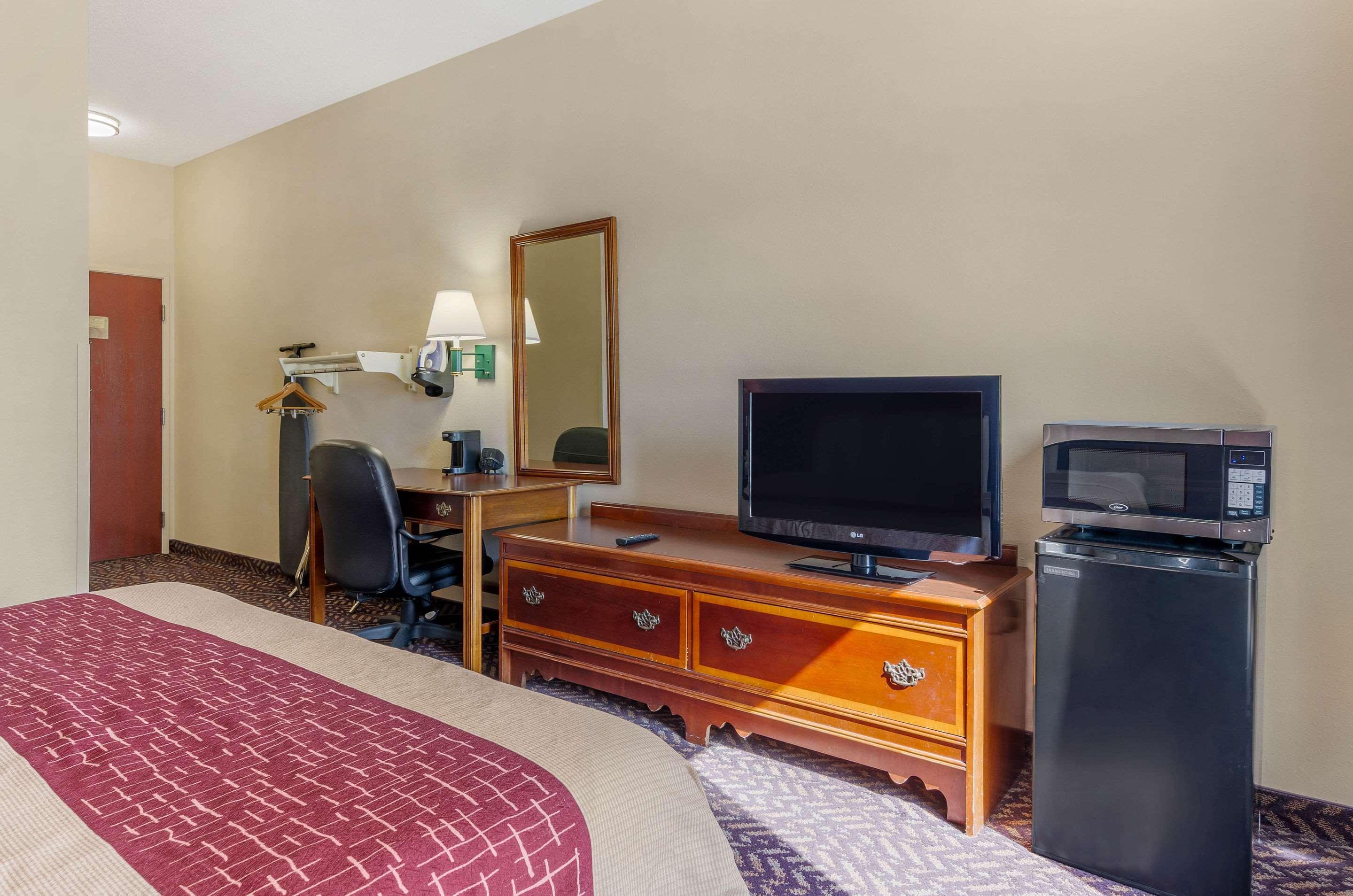 Comfort Inn & Suites Troutville - Roanoke North - Daleville Екстериор снимка