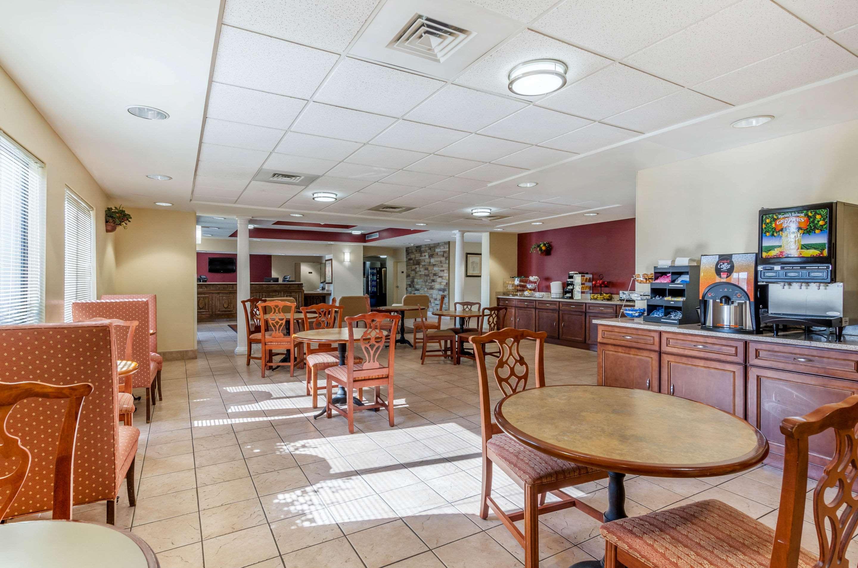 Comfort Inn & Suites Troutville - Roanoke North - Daleville Екстериор снимка