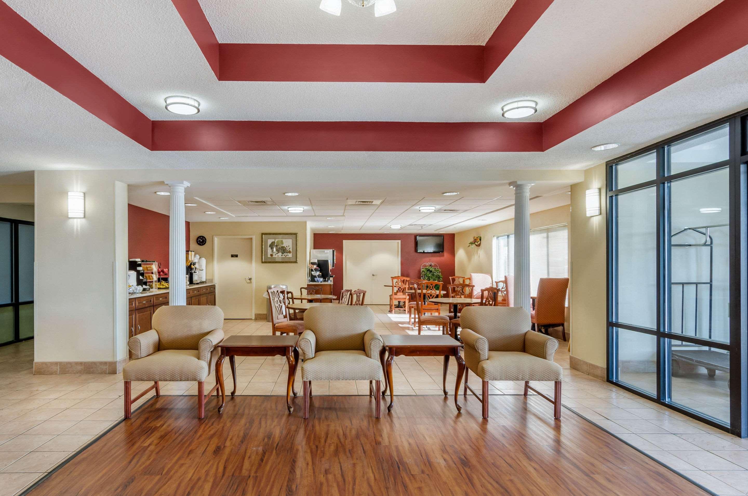 Comfort Inn & Suites Troutville - Roanoke North - Daleville Екстериор снимка