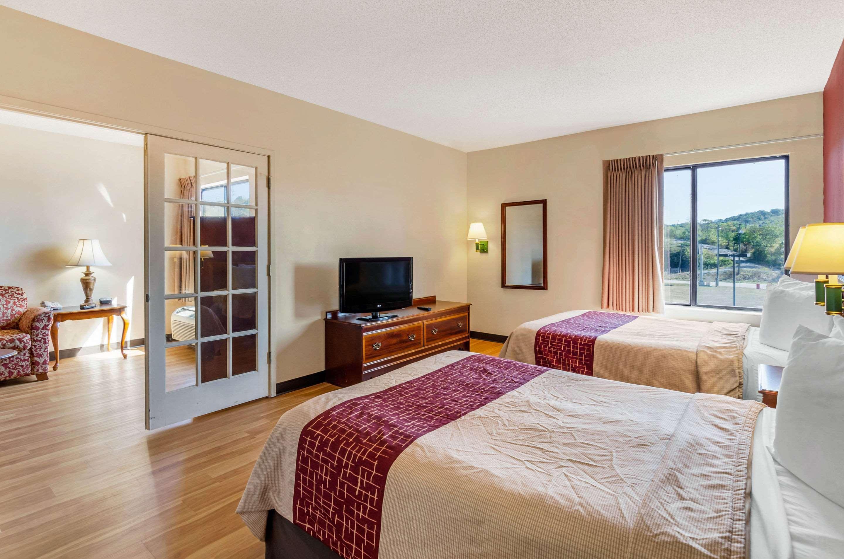 Comfort Inn & Suites Troutville - Roanoke North - Daleville Екстериор снимка